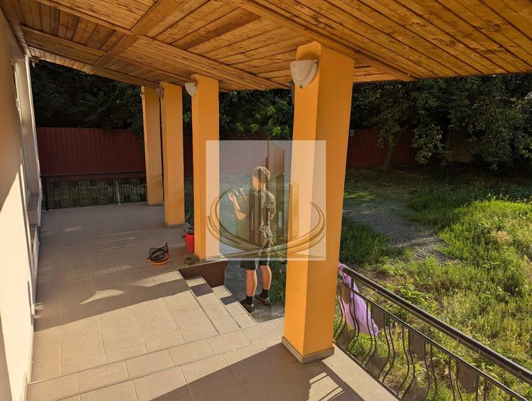 Vilă pentru Activități Comercia –5 Camere, Curte500 MP – Zona Aradului