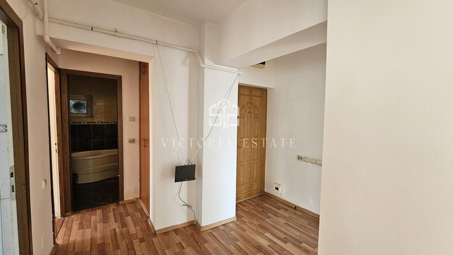 Apartament de vanzare, 3 camere decomandat.Republicii