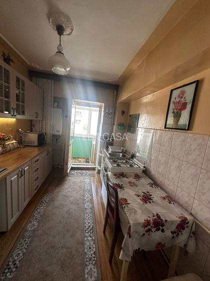 Apartament cu 3 camere, decomandat, zona Dacia - 6
