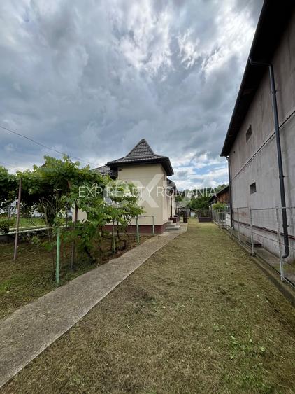 Casă cu 3 camere și teren 1.140 mp toate utilitățile, anexe și acces stradal - 3