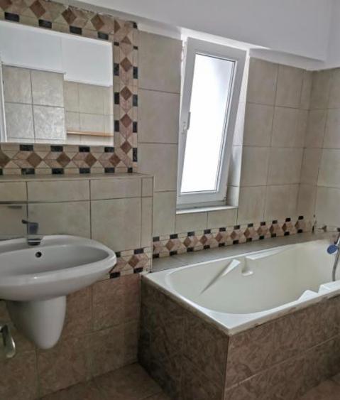 Închiriere apartament 4 camere  tip duplex metrou Unirii