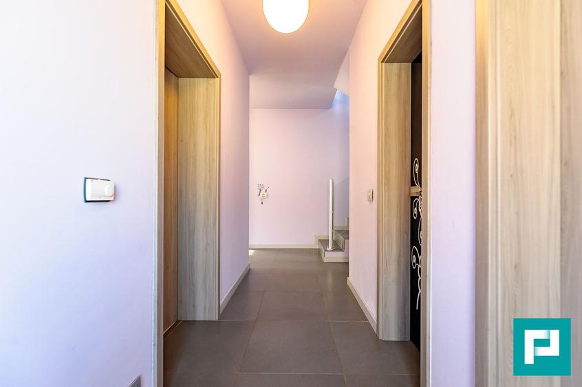 Vilă modernă cu 5 camere în Curtici