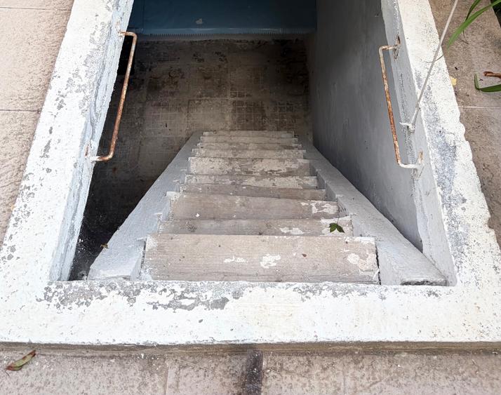 CASA CONSTRUITA IN ANII 2000 CU TEREN DE 304 MP - RETRASA - POLITEHNICA - MANIU