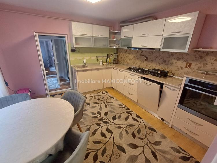 Casa de vanzare, zona Apollo - Imobiliare MAXICONFORT