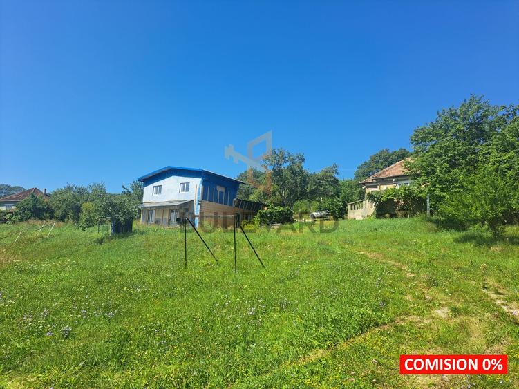 Casa cu teren de 4700 mp in Sat Zimbor, 45 km de Cluj-Napoca