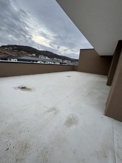 Apartament tip Penthouse, 3 camere, 64 mp, terasa 88 mp, Zona Eroilor