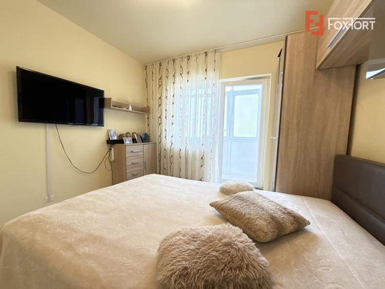 Apartament cu 3 camere, la etajul 1, de vanzare in zona Lipovei