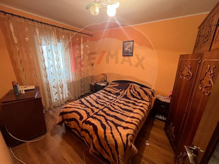 Apartament 3 camere în zona Pompieri