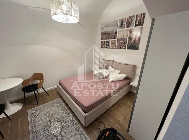 Apartament cu o camera, la parter, in Piata Uniri, in Timisoara