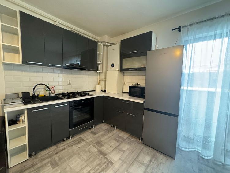 Apartament 2 camere et4/5 cu parcare - strada Somesului - Floresti