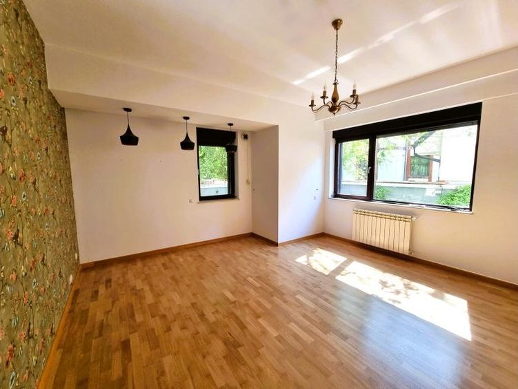 Apartament 4 camere cu tereasa de 160 mp