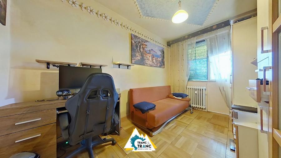 Apartament generos cu 4 camere în Podgoria, Arad