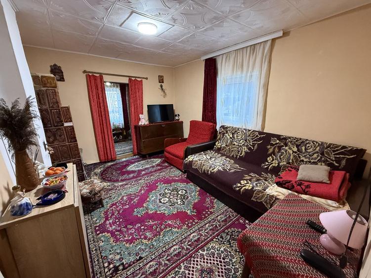 Casa demolabila și teren 800mp cu toate utilitățile deschidere 26,5mp