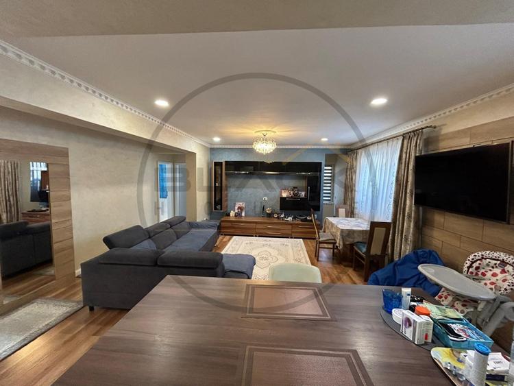 Apartament 4 camere in Vila, 2 parcari, 103 mp utili