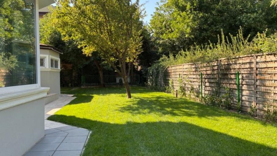 REV2005878 Vila 7 camere Iancu Nicolae in complex superb