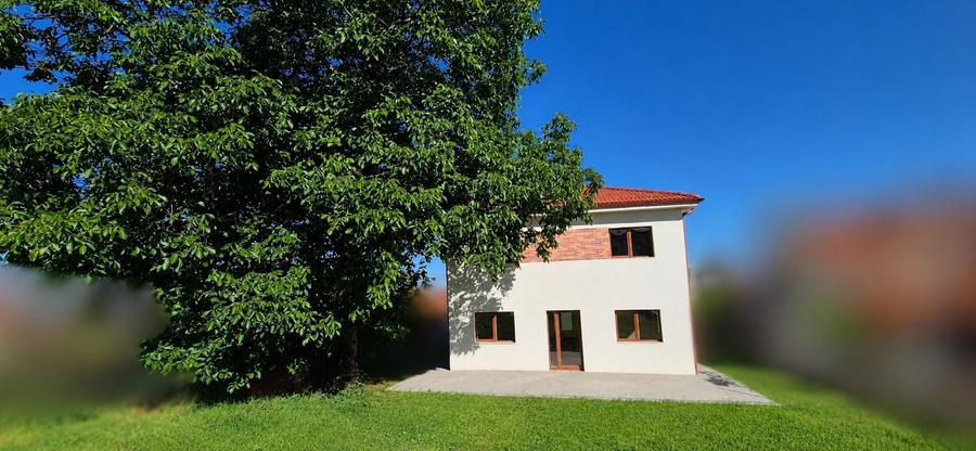 Casa individuala, teren 700 mp, semifinisata, Dezmir zona str Closca