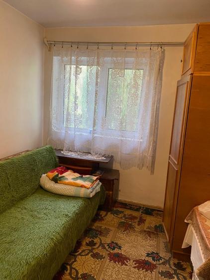 Apartament 4 camere + teren 1000mp intravilan + boxa + garaj