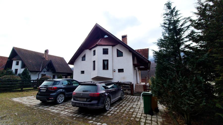 CASA VILA DE VIS PE VALEA DOBARLAULUI - JUD. COVASNA
