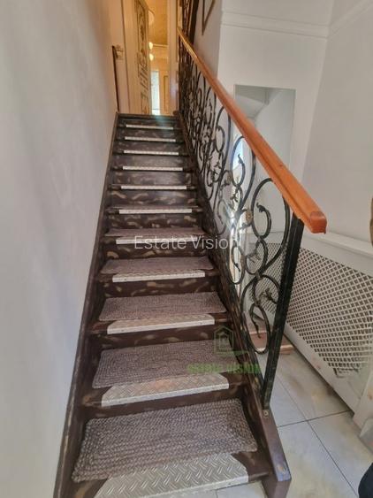 Apartament superb pe doua nivele, renovat integral, in vila, curte proprie, Grad - 13