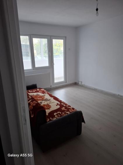 Apartament 2 camere Gemenii, RENOVAT, suprafață 48 mp, parter, balcon, beci.