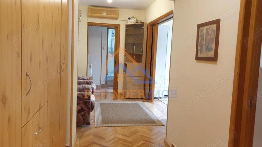 Apartament de vanzare cu 3 camere, zona Sebastian