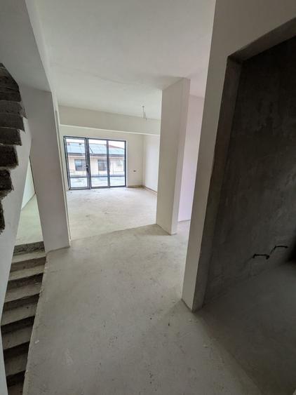 Duplex semifinisat, zona Vivo