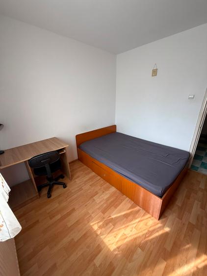 Apartament 2 camere, decomandat, loc parcare și boxă