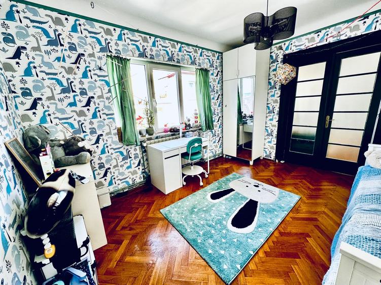 Apartament 3 camere + 1 birou,  Cotroceni, curte si gradina, metrou Eroilor