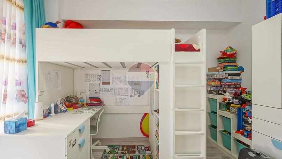 Apartament 3 camere Maurer Tractorul Balcon generos, Parcare și Boxă