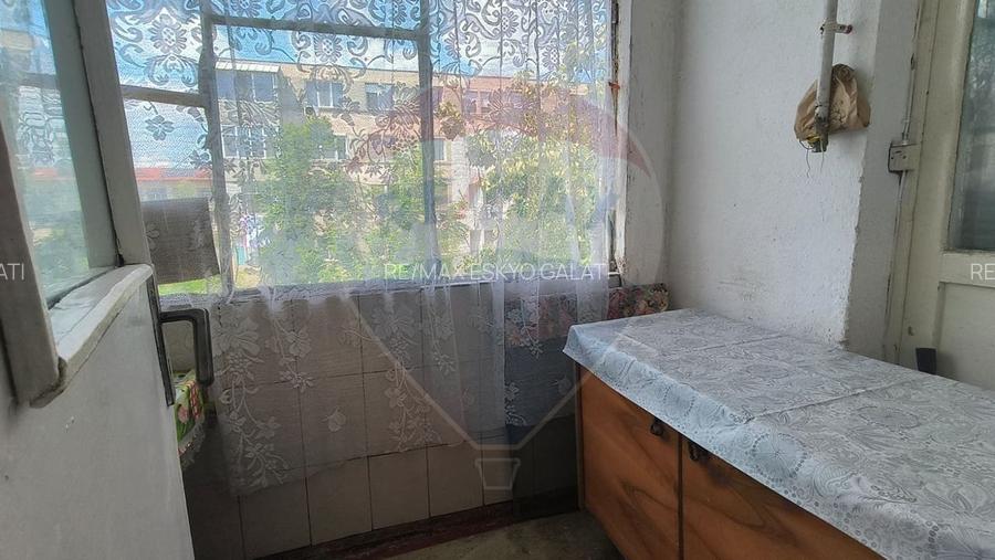 Apartament cu 3 camere de vânzare, decomandat Micro 17- Galați - 13