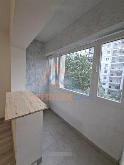 Garsoniera renovata complet, bloc 1986