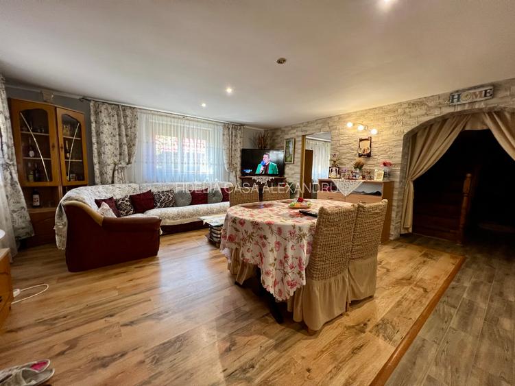 Fidelia Casa vă oferă spre vânzare o vila individuală cu 5 camere si 2 băi