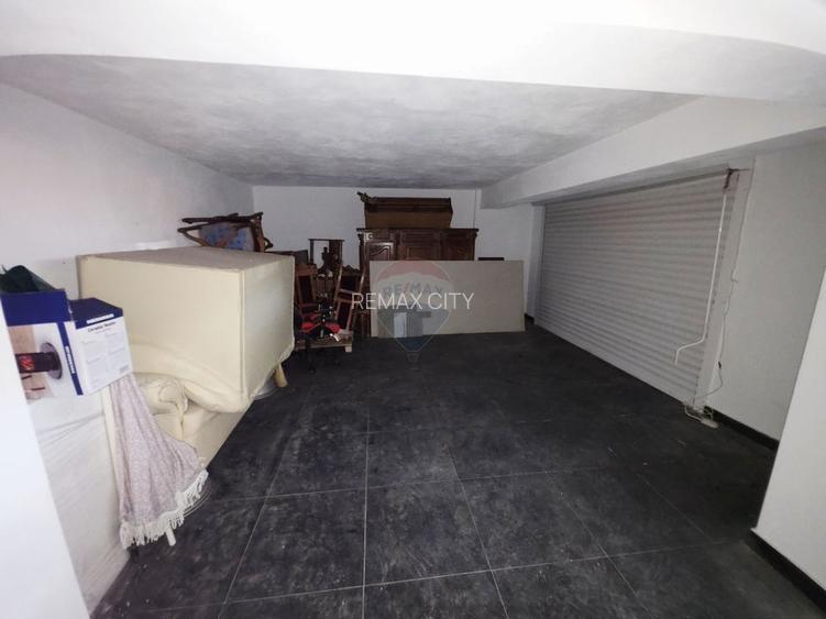 Apartament cu 5 camere de vânzare în zona Precista - 35