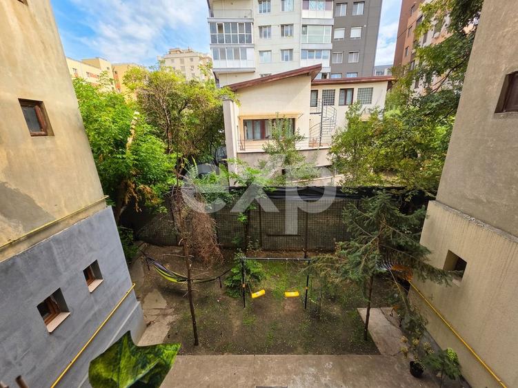 Decebal, Delea Noua, apartament de vanzare etaj 1 cu centrala proprie