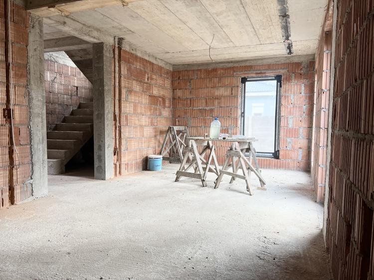 Duplex, 102mp Utili, 225mp Teren, 4 Camere, Constructie Noua - Giroc