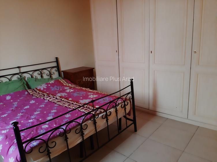 Vand apartament la casa 5 camere central Piata Catedralei - 18