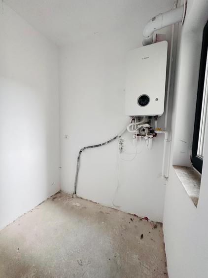 Duplex despartit prin camera tehnica- 4 camere si 3 bai - Urseni