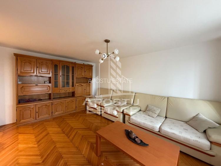 Apartament cu 3 camere de vânzare, etaj intermediar, Dacia, Timisoara