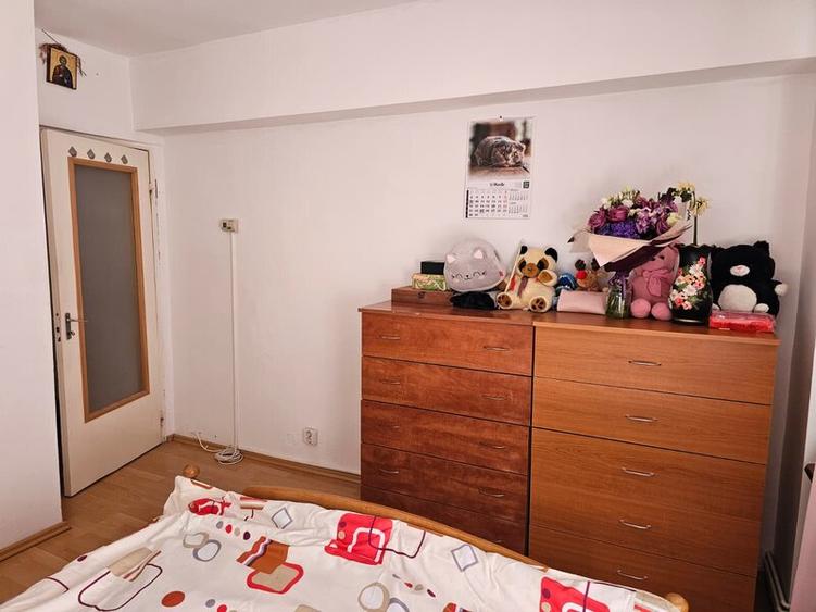 Apartament 3 camere Racadau,decomandat,etajul 3, 143000 Euro