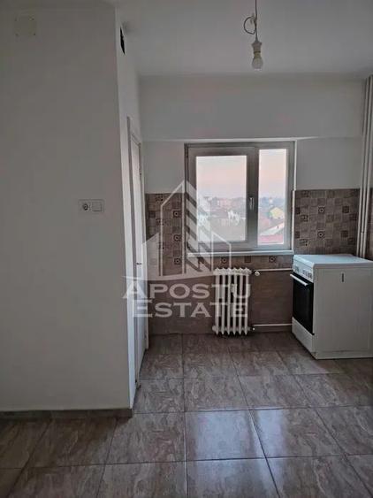 Apartament cu 3 camere, 2 bai,2 balcoane, etaj intermediar,Iuliu Maniu