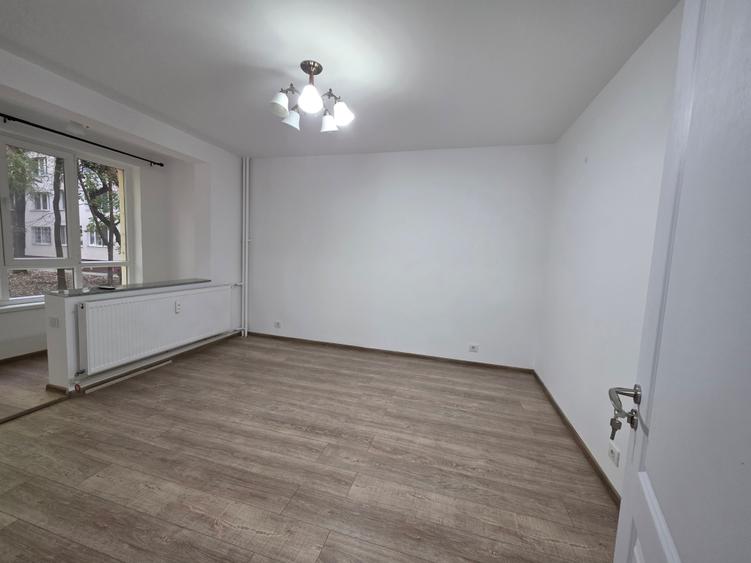 Apartament cu 3 camere de inchiriat in zona Piata Resita