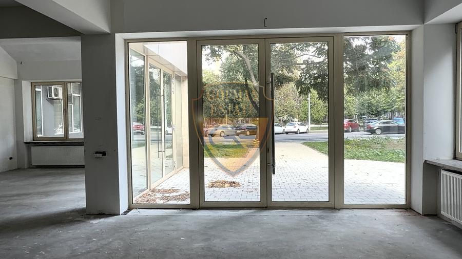 Spațiu Comercial Nou Renovat, Bd. Tomis, Zona Centrală 428 mp + Terasă 158 mp
