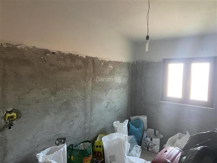 Casa de vanzare in Golesti , parter+etaj + mansarda , suprafata casa 383 mp, pos - 31