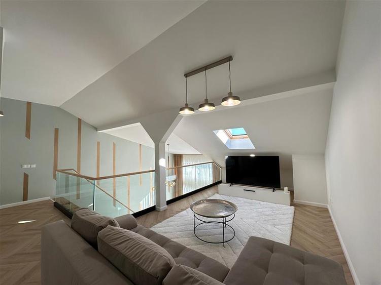 Penthouse 5 camere 3 bai Ansamblul Da Vinci