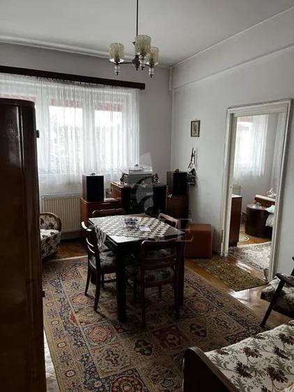 Apartament 3 camere în zona FACULTATII DE LITERE