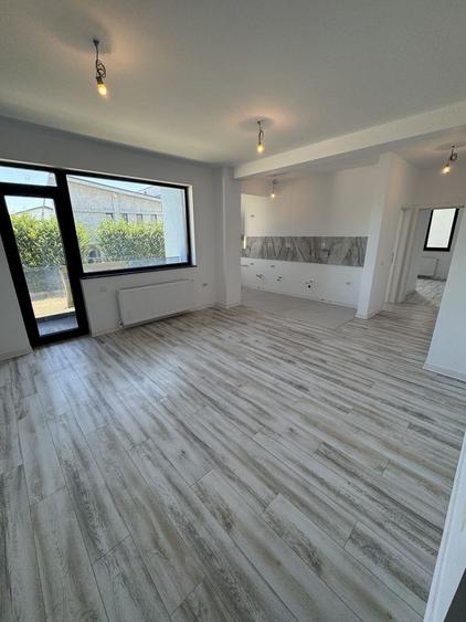Oportunitate! Apartament 3 camere decomandat - Kamsas - cu parcare privata