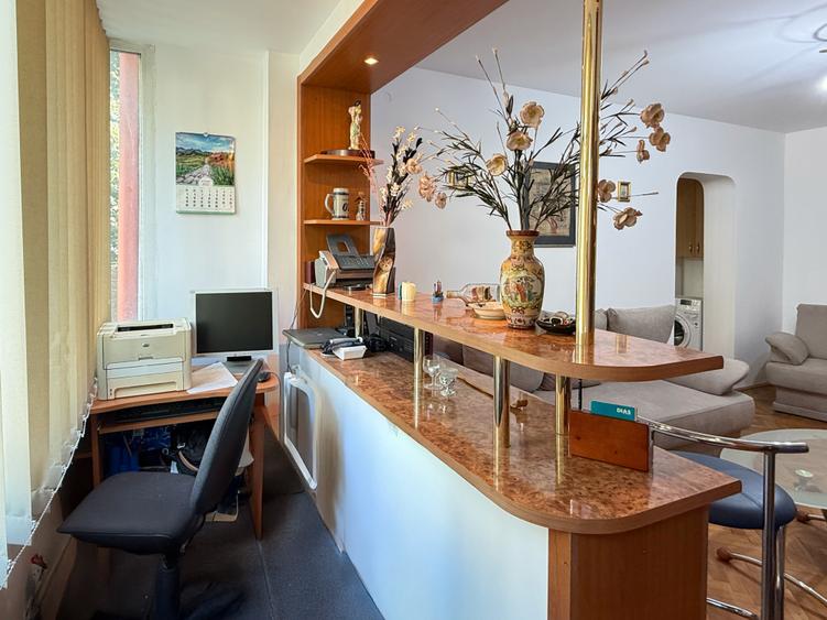 Tomis II – 2 camere, etaj 1/4, zonă centrală cu spații verzi, renovat | tur360
