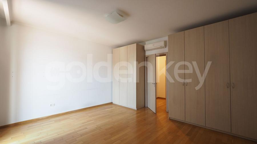 Penthouse generos cu 6 camere, 4 bai | 204mp terasa | 2 garaje