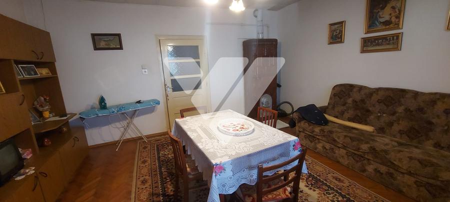 Casa individuala din 2 corpuri 6 camere 2 bai teren 2109 mp Rusi Sibiu