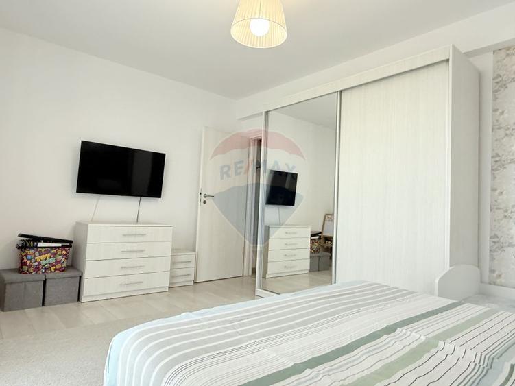 Apartament 2 Camere Militari | Rosu | Parcare Inclusa | Bloc 2017
